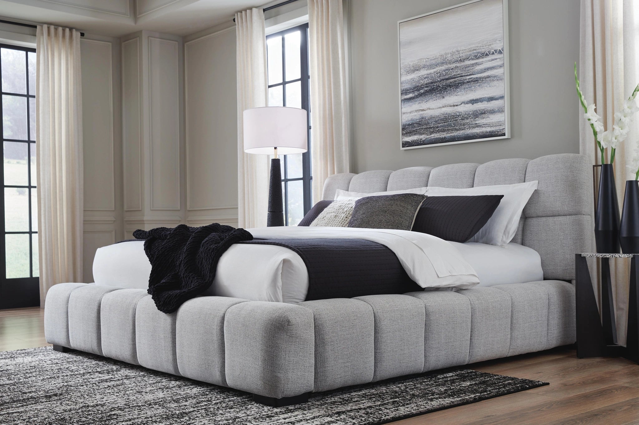 Grendusk Upholstered Bed