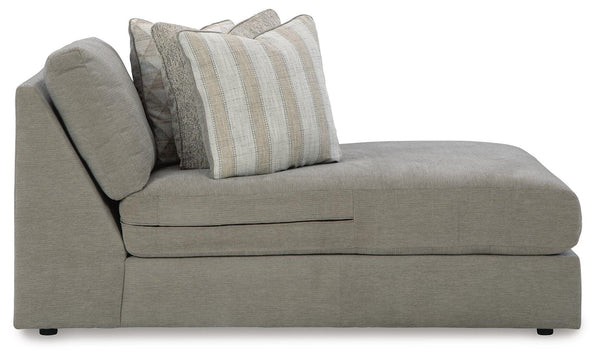 Avaliyah Sectional with Chaise