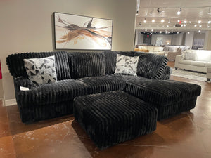 Mondo 2pc Sectional Black