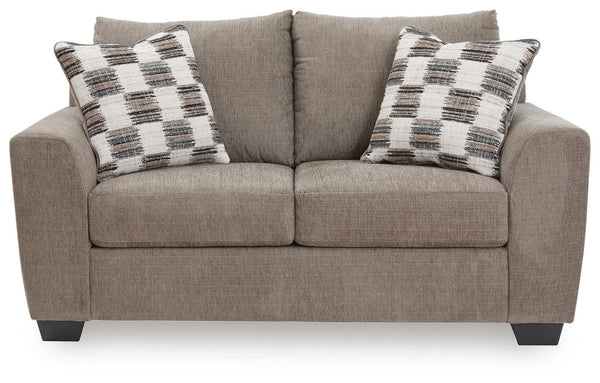 Loreo Loveseat