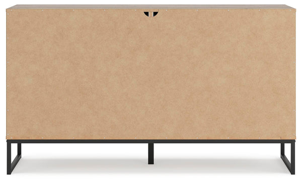 Deanlow Bedroom Package