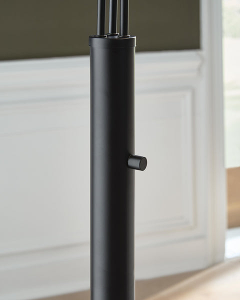 Gibbswellner Floor Lamp