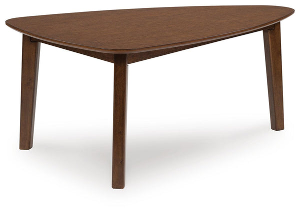 Lyncott Table (Set of 3)